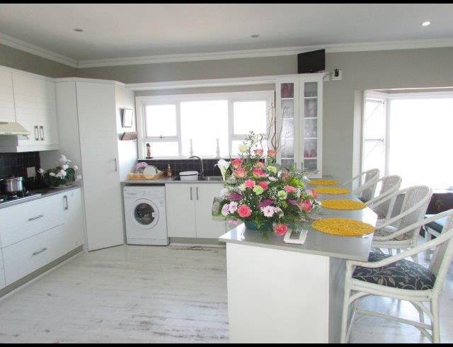 3 BEDROOM TOWNHOUSE FOR SALE IN SHELLY BEACH